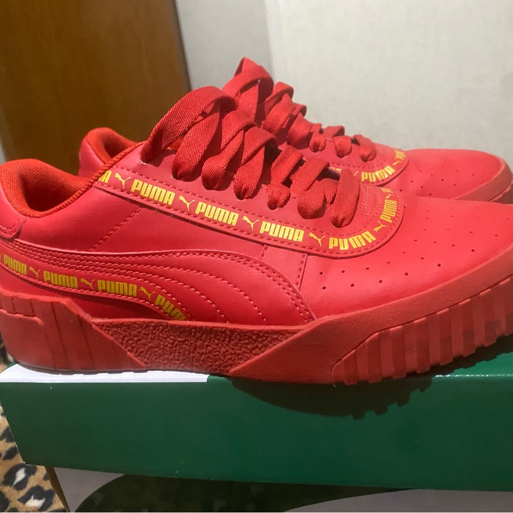 5.5c California taping jr Red Gold Pumas